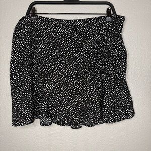Abercrombie & Fitch Black and White Polka Dot mini Skirt- XL